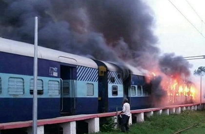 Train  Train fire  Gwalior  Madhya Pradesh  Crime  Selfie