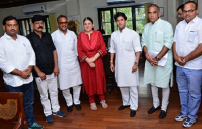 Scindia meets Maneka: Central team to probe Sheopur malnutrition deaths