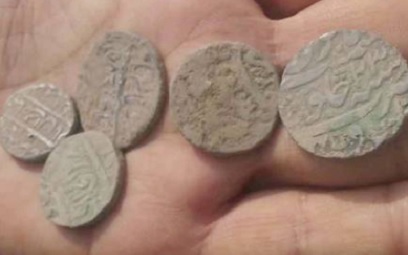 treasure  ancient  archaeology  history  Bhind  Madhya Pradesh  coins  silver  gold  local 
